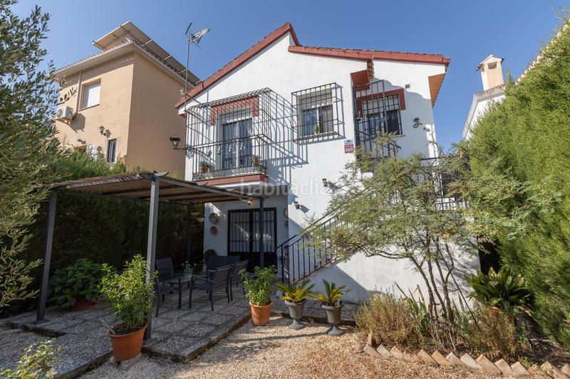 Foto 8e3a727c-4045-421d-aa10-1ecc388f4516. Chalet la vida que te mereces empieza aquí! chalet con piscina y planazos incluidos en Cúllar Vega