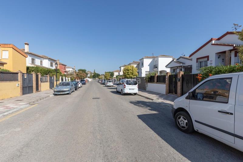 Foto b183ffa4-9f9f-432f-811b-6ce1cd27717c. Chalet la vida que te mereces empieza aquí! chalet con piscina y planazos incluidos en Cúllar Vega
