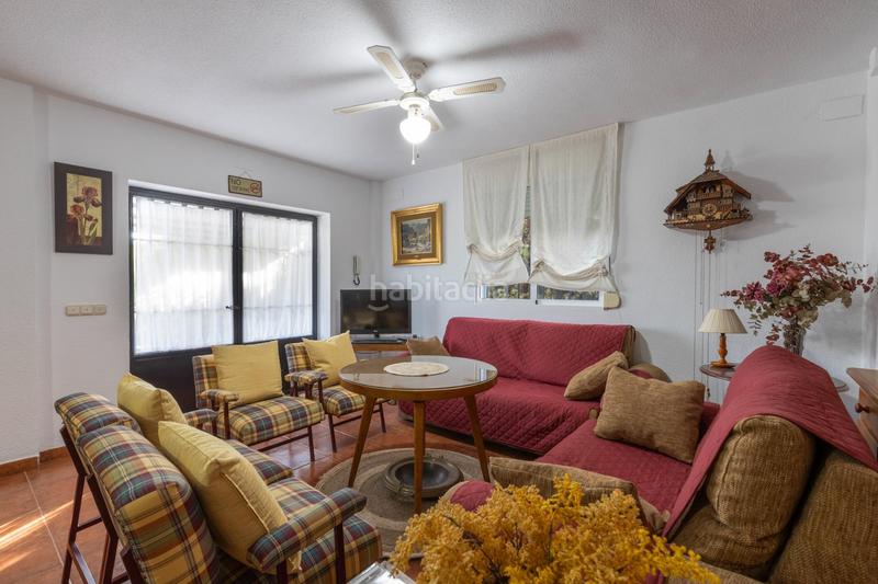Foto c22428c3-ba55-4ad5-b452-3ee41c60b813. Chalet la vida que te mereces empieza aquí! chalet con piscina y planazos incluidos en Cúllar Vega