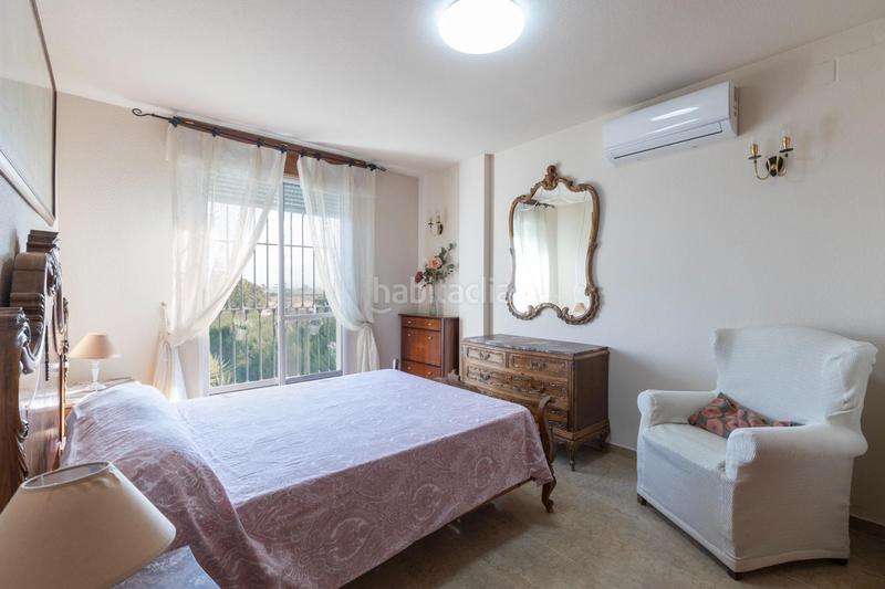 Foto c91536ce-7333-4cd7-aaf9-60302fd3ddce. Chalet la vida que te mereces empieza aquí! chalet con piscina y planazos incluidos en Cúllar Vega