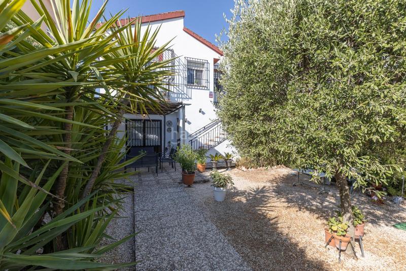 Foto c9a3404e-a6f7-457c-84b4-8e14a1ac664b. Chalet la vida que te mereces empieza aquí! chalet con piscina y planazos incluidos en Cúllar Vega
