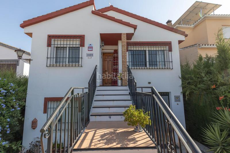 Foto cc05571a-e9b8-48ff-b8a5-eea40e33eea1. Chalet la vida que te mereces empieza aquí! chalet con piscina y planazos incluidos en Cúllar Vega