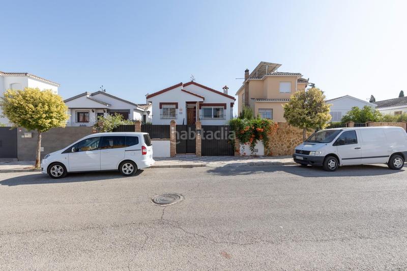 Foto d55137c9-8247-4293-88d5-0b3c205f366e. Chalet la vida que te mereces empieza aquí! chalet con piscina y planazos incluidos en Cúllar Vega