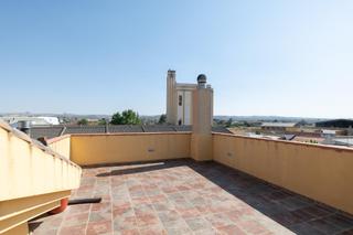 Casa adossada a Santa Fe. Tu hogar ideal en atarfe te está esperando!