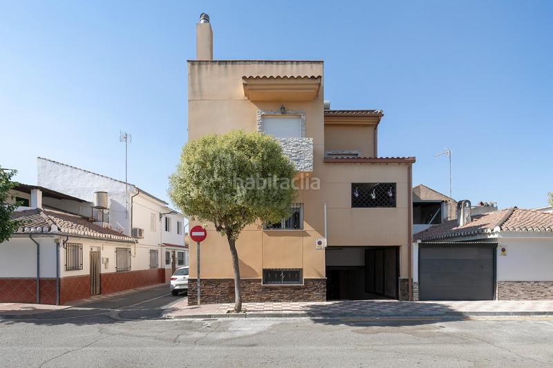 Foto 805ff636-3633-487d-8baf-54aefe11dd98. Casa adosada tu hogar ideal te está esperando! en Santa Fe