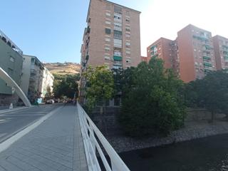 Location Appartement à Crta. De la Sierra. Se alquila estupendo, piso sin muebles