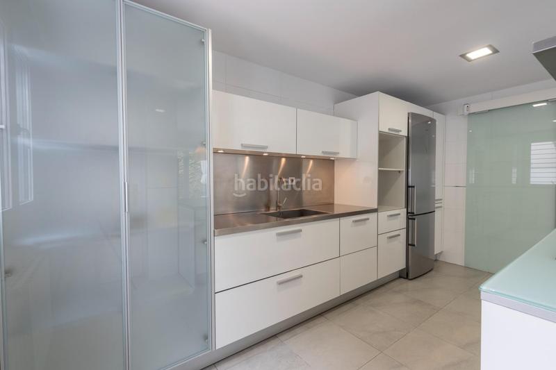 Foto 2f2c35b4-c75b-467a-ab1b-1f158c8853c8. Casa pareada vivienda unifamiliar con patio, jardín y todas las comodidades en Granada