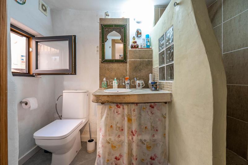 Foto 6b779d51-f4fe-4c95-8608-85ca51043493. Casa adossada amb calefacció a Nigüelas