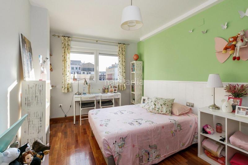 Foto 048c2d1d-4372-44e8-b566-deda7a5d60fd. Piso en calle isaac albeniz 10 bienvenidos al hogar de sus sueños! en Granada