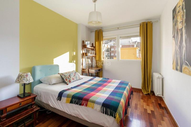 Foto 1301ab02-a476-4158-884e-b684371c4ba5. Piso en calle isaac albeniz 10 bienvenidos al hogar de sus sueños! en Granada