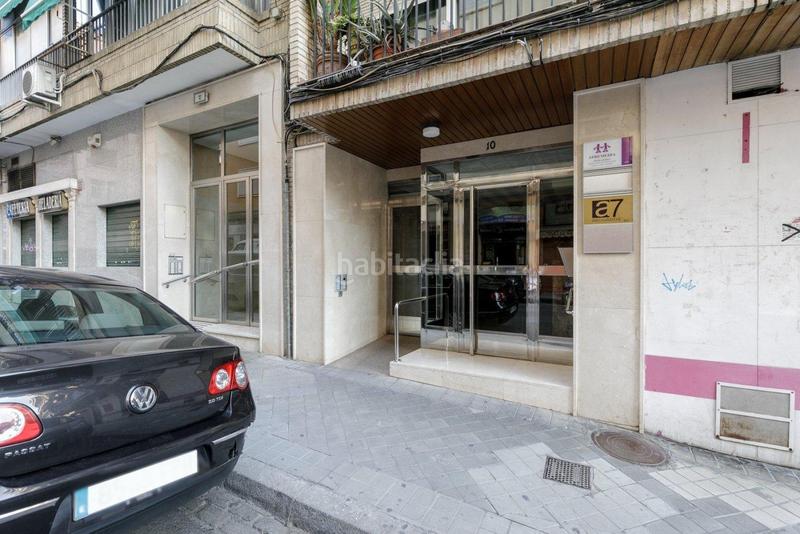 Foto 5242c2b4-f396-448f-93b4-9f3afd468286. Piso en calle isaac albeniz 10 bienvenidos al hogar de sus sueños! en Granada