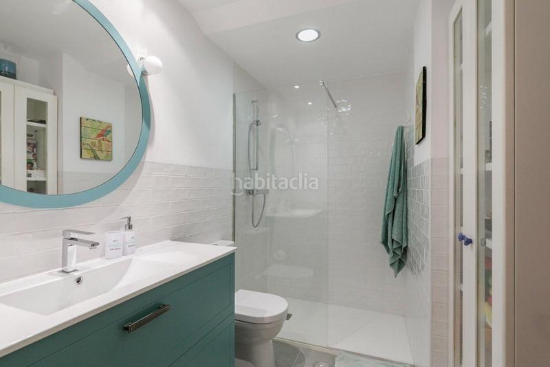 Foto e5e68981-70ef-47bb-98c3-56884992724a. Piso en calle isaac albeniz 10 bienvenidos al hogar de sus sueños! en Granada