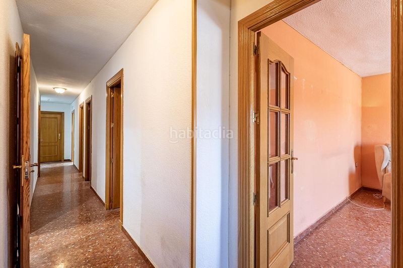 Foto c4d04454-909c-4883-ba26-eb3398fa1bcf. Pis amb calefacció aparcament a Barrio de Zaidín Granada