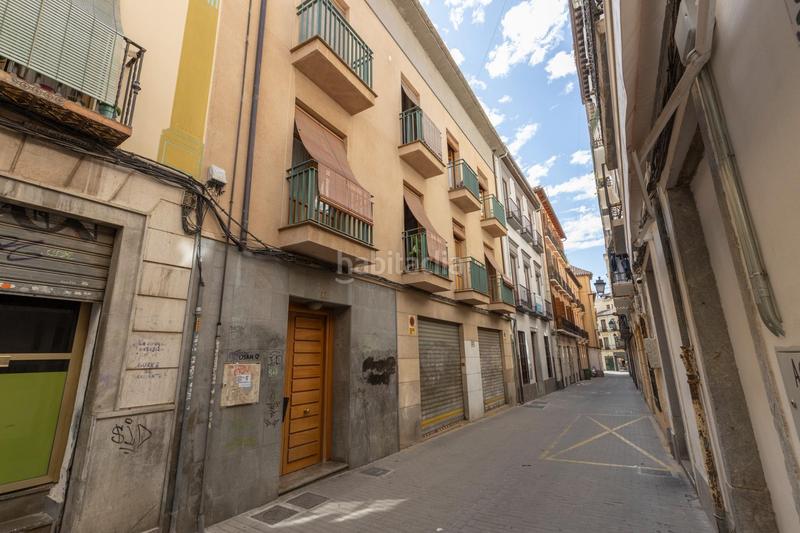 Foto 8669eb69-5991-4c8c-ba15-33478801fe24. Etagenwohnung mit heizung in Centro - Sagrario Granada