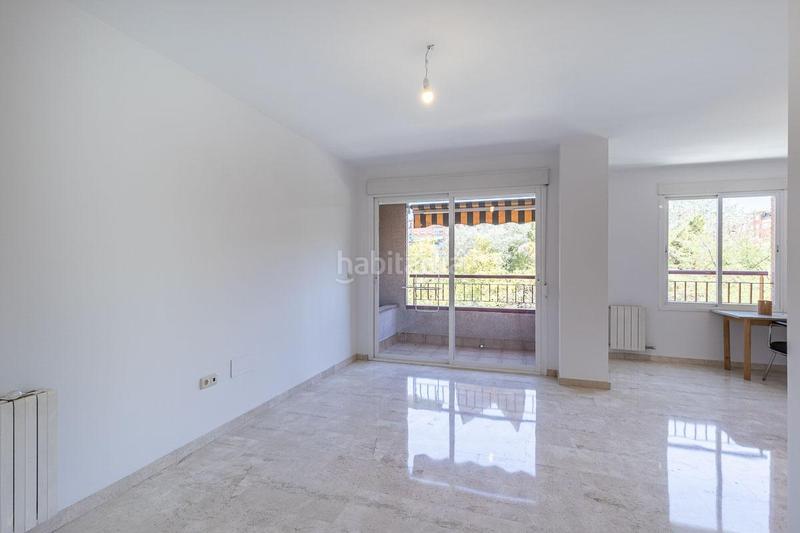 Foto a7711d23-ab74-4a2b-9e33-0ab80716d986. Piso  reformado en arabial en Rosaleda - Juventud Granada