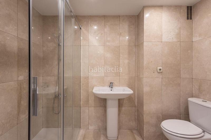 Foto f3b8cd9b-77f7-45a8-bed0-b4db6dca42e6. Piso  reformado en arabial en Rosaleda - Juventud Granada