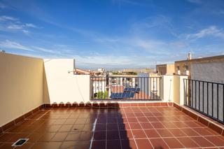 Àtic a La Zubia Ciudad. Descubre el encanto de este ático dúplex en la zubia