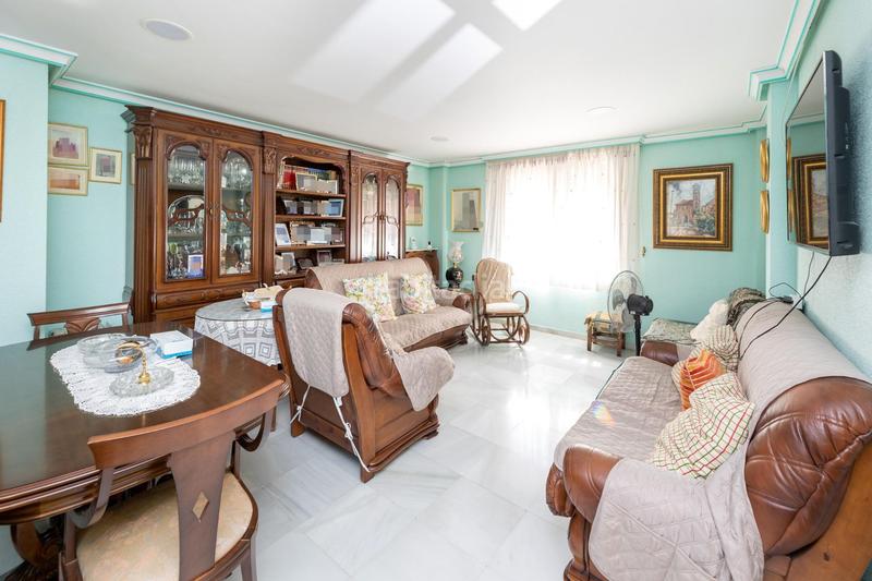 Foto 869429f4-7a67-48d2-b2b8-db5d47054dd0. Haus mit parking in Maracena