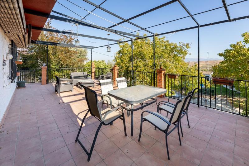 Foto f4447a90-cfe8-4e37-8d00-ee05eeb7fa09. Xalet amb calefacció aparcament piscina a Dílar