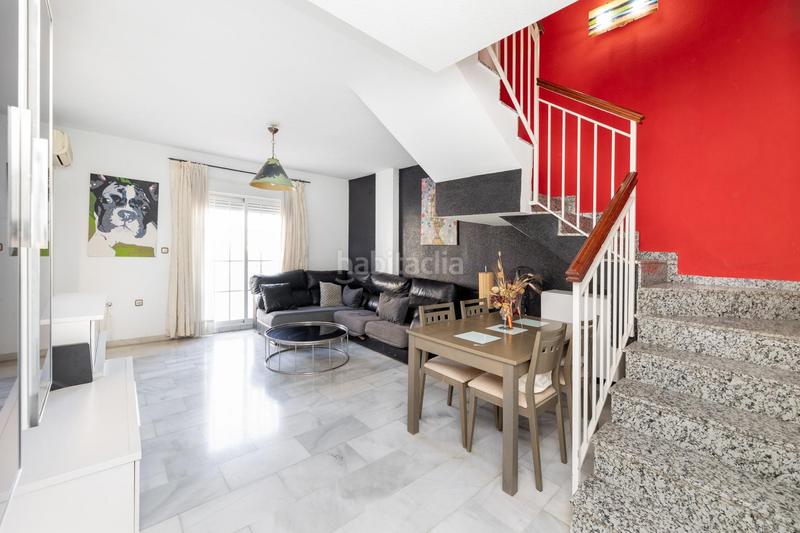 Foto 998f73d4-4d67-4256-9de4-37b6db6d4394. Dúplex amb piscina a Gójar