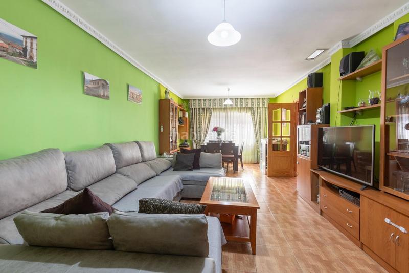 Foto 9f3f5fd3-ff9f-436d-bc7c-afe6663ae1cd. Casa bifamiliare in calle de goya 6 in Poniente Armilla