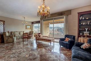 Appartement à Fígares. Gran piso en el corazón de granada