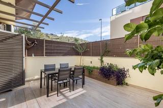 Casa adossada  Calle lince 8. Tu casa ideal en jun luz, calma y vida