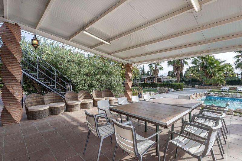 Foto 81c1042a-6621-4b83-a6a0-e7a259a26e67. Masia amb piscina a Atarfe