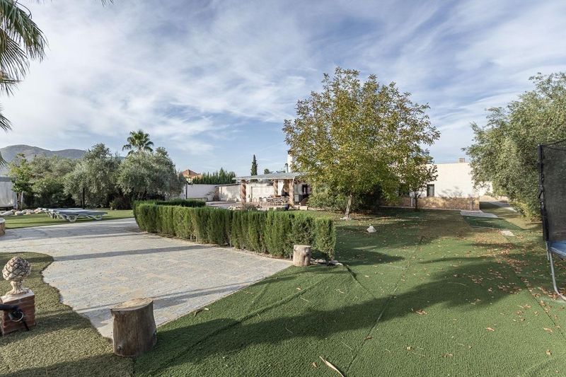 Foto bdb24682-06f6-438c-82ea-c7bd80b737e4. Masia amb piscina a Atarfe