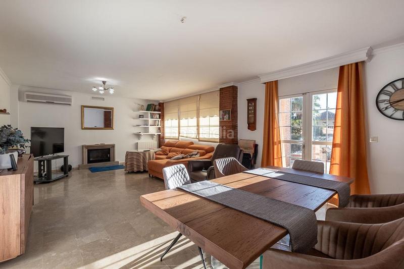 Foto 74ec8bc9-a9fb-49ed-b915-3d1b323fcadf. Chalet con riscaldamento parcheggio piscina in Cenes de la Vega