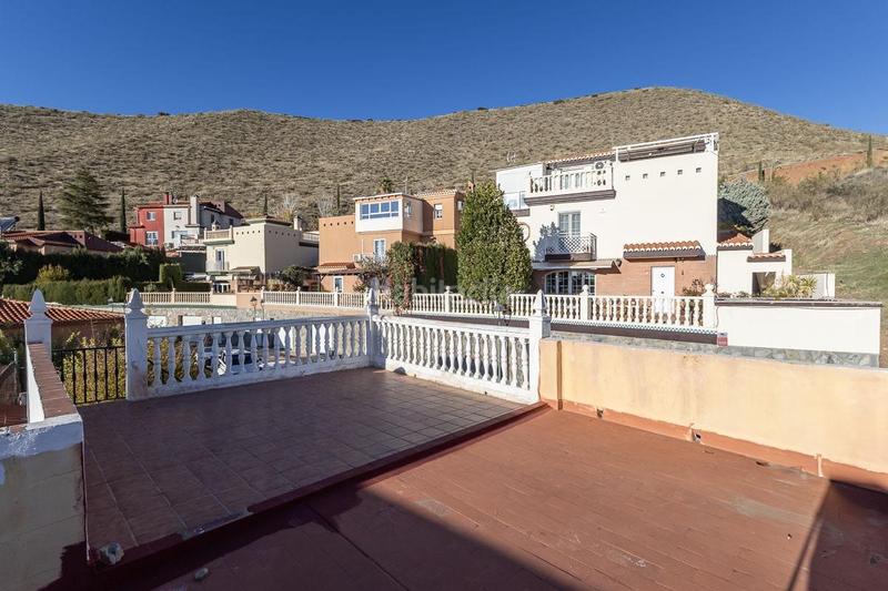 Foto e8459b30-0dee-4cb5-a1c1-f675bfdad740. Chalet con riscaldamento parcheggio piscina in Cenes de la Vega