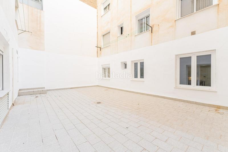 Foto 45992875-a3d4-4570-8419-96cf62f6d9b7. Office space with heating in La Trinidad Málaga