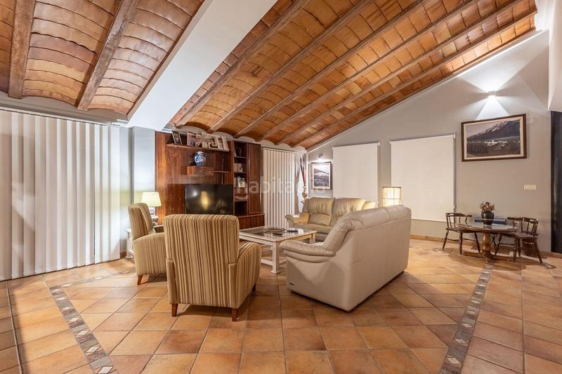 Foto 9cd537ff-f74f-41f2-ba9d-f2e40ae8bd20. Xalet amb aparcament piscina a Gójar