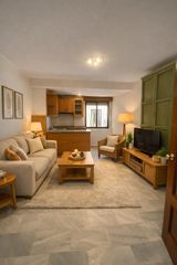 Etagenwohnung  Avenida sierra nevada. Piso en venta, cenes de la vega, granada junto a parada de bus u