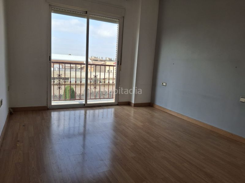 Foto f5661c6d-0756-437a-a8e4-f42cb330faae. Flat in Atarfe