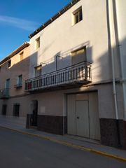 Maison  Avenida fontanar. ¡oportunidad! casa de 250 m² con cochera y patio – 61.900€