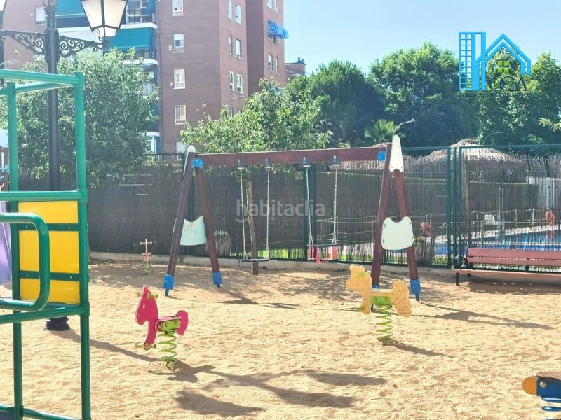 Foto fe1bfb16-5a36-43e8-92ce-e3ba3cf5ff63. Pis amb aparcament piscina a Centro Móstoles