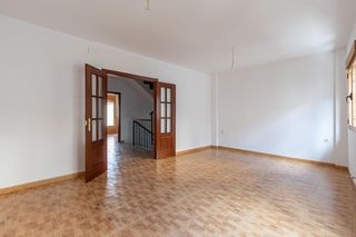 Maison jumelée à Torres. Unifamiliar en torres de jaén