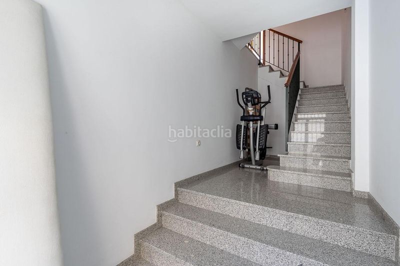Foto 5e5c2ac0-e092-4739-8b99-3914ee45b3e1. Casa adossada amb calefacció aparcament a Torres