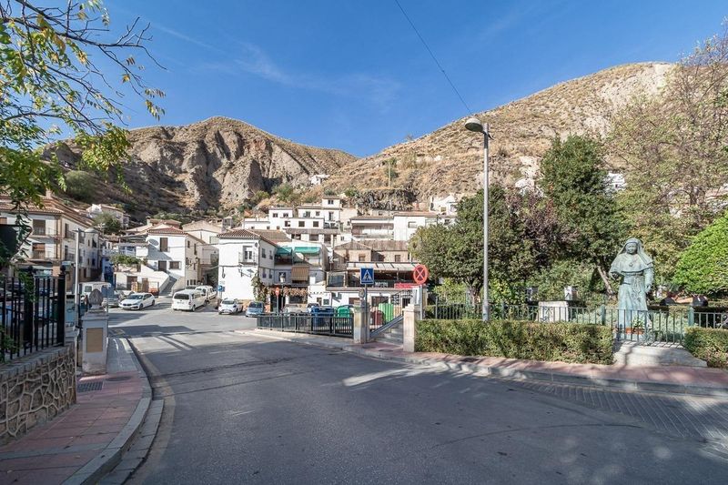 Foto 884a515d-1fd5-449a-9066-e49cb31c0e2e. Alquiler local comercial local en alquiler pueblo en Monachil