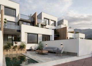 Maison jumelée à Avenida de andalucía 49. Viviendas en residencial costa serena - salobreña