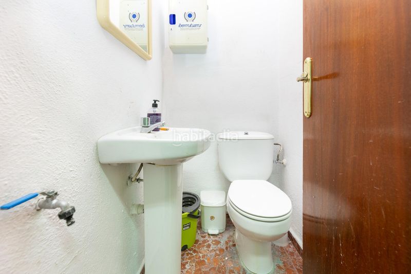 Foto 069cbd06-18c8-4a22-ad59-5bc90754a2e8. Local comercial  con 100m2 en la zubia en Zubia (La)
