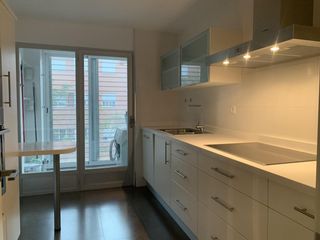 Rent Flat  Calle calle calicasas. Piso en alquiler con 2 dormitorios y 2 baños con cochera