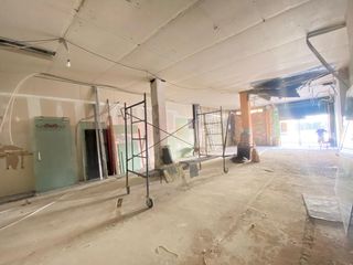 Lloguer Local Comercial a Avenida avenida blas de otero 21. Amplio local comercial de 120 m2 en alquiler, en una excelente u
