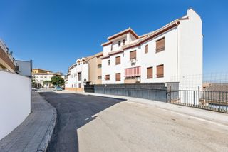 Pis  Higueras. Piso en venta con garaje y trastero en barrio de monachil