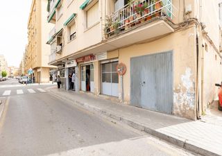 Local Comercial a Calle Poeta Gracián