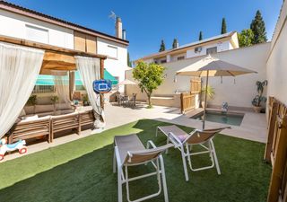 Casa  Calle cañada. Exclusivo chalet pareado totalmente reformado con jacuzzi y 4 do