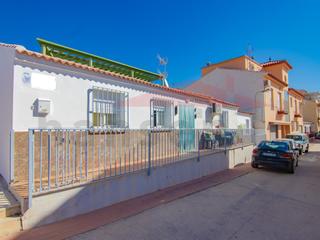 Casa  N/a. Encantadora casa de pueblo con apartamento independiente