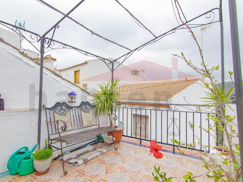Foto c7ec6d62-7f11-45a5-a000-426c9f77f2e8. Masía bonita casa de pueblo en Sayalonga