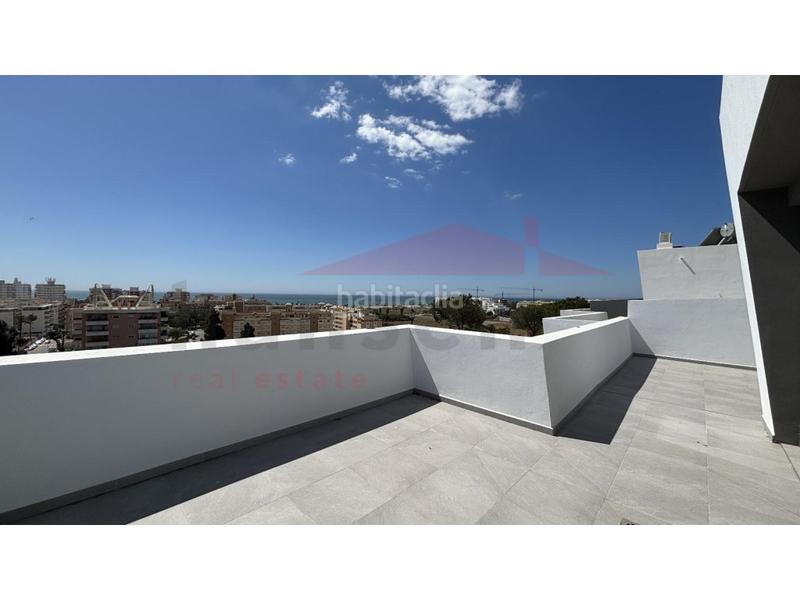 Foto b92dd7bc-fa56-4684-8e5d-11f90d900205. Casa adossada amb aparcament piscina a Viña Málaga Torre del Mar